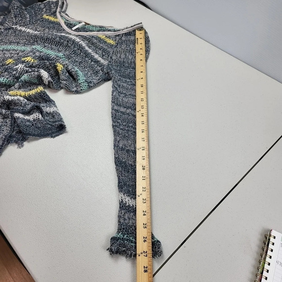 Free People Life's A Beach Open Knit Split Back Long Sleeve Top Sz Small - Picture 15 of 15